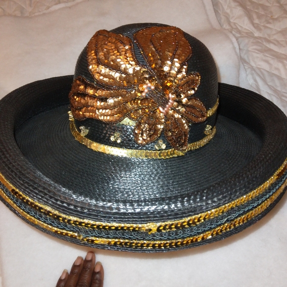 Sequined flower hat 👒 - Picture 6 of 6